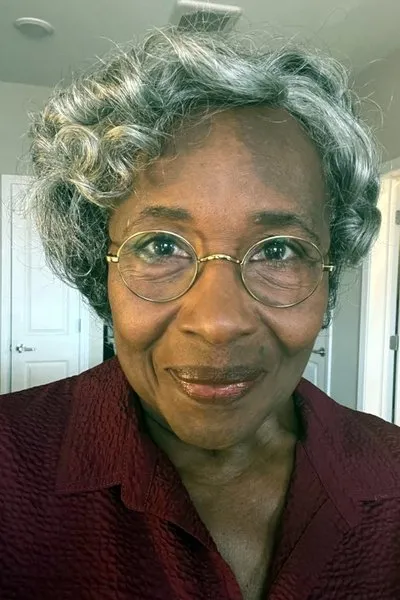 Dina D.