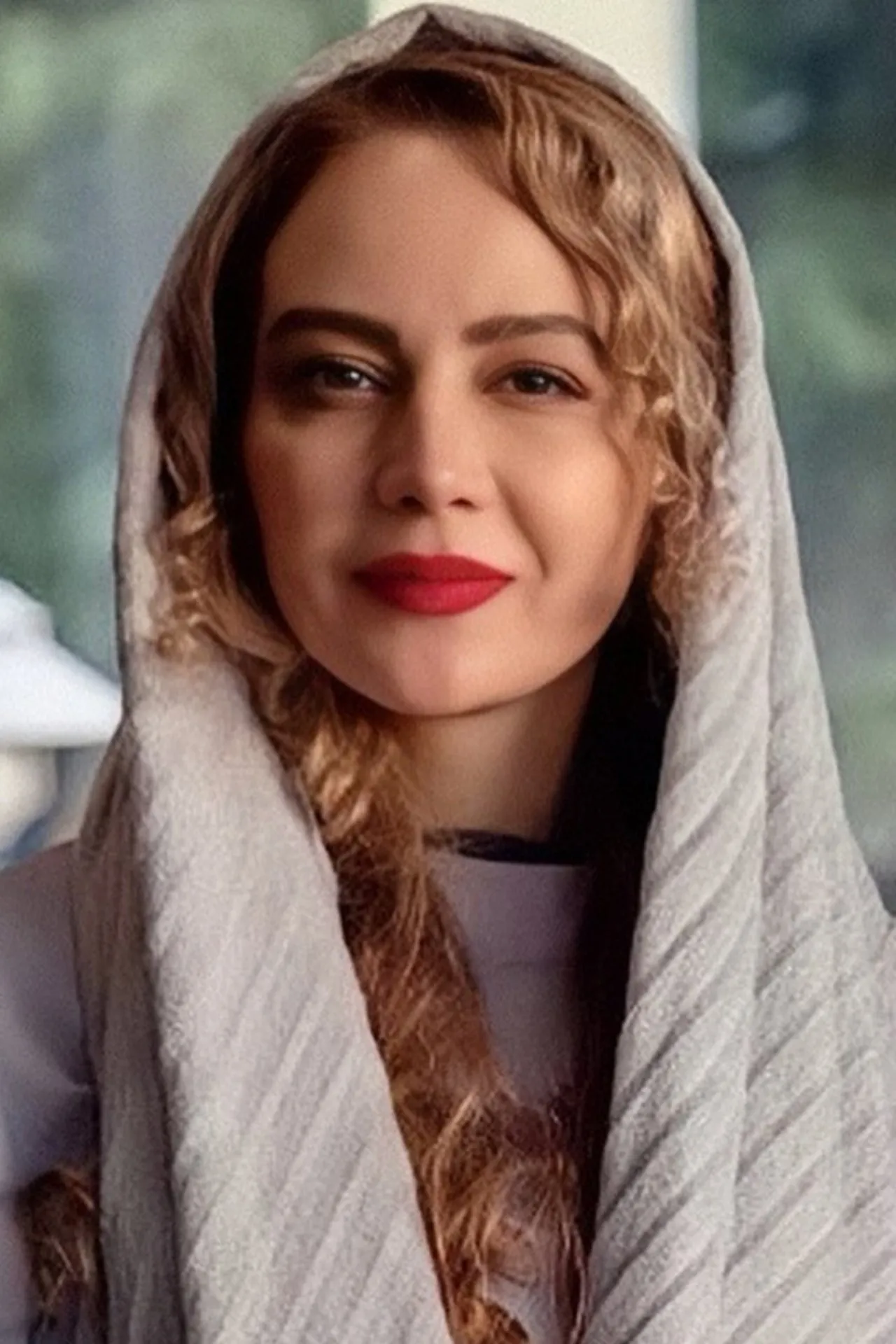نگین صدق گویا
