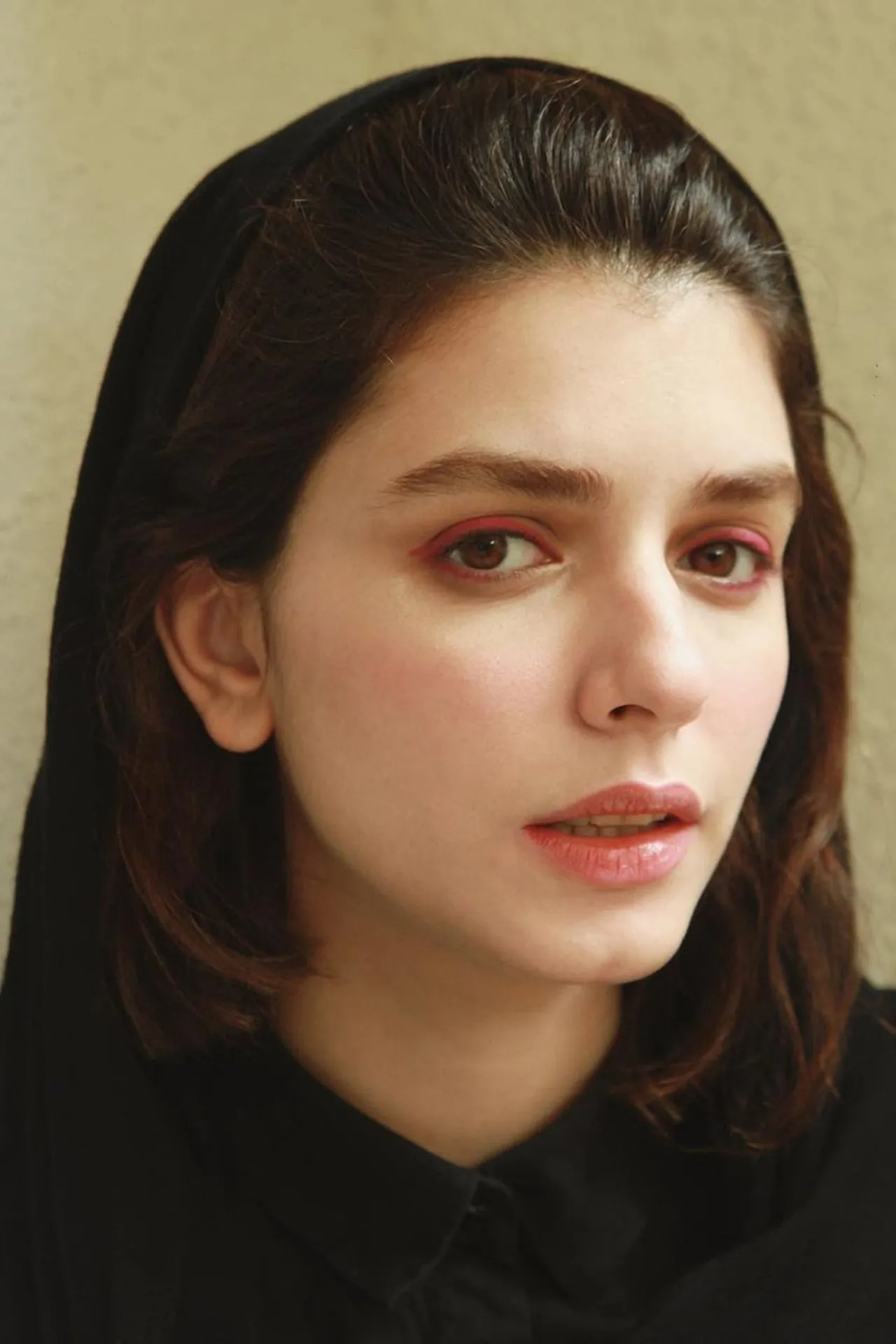 آیناز آذرهوش